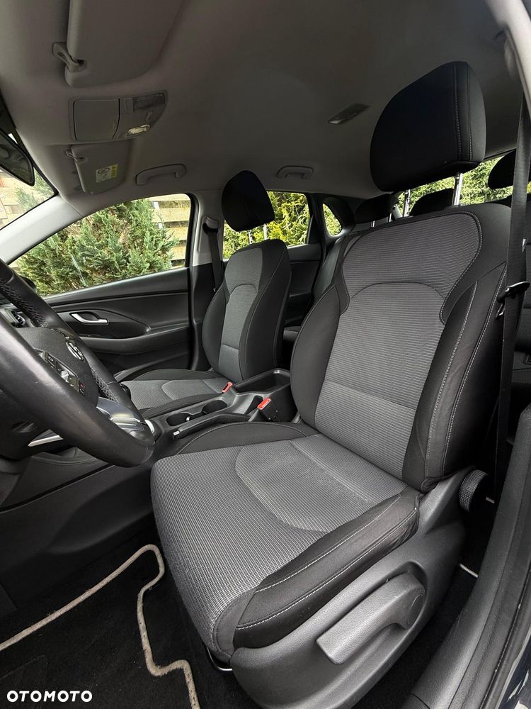 Hyundai i30 blue 1.4 Style - 30
