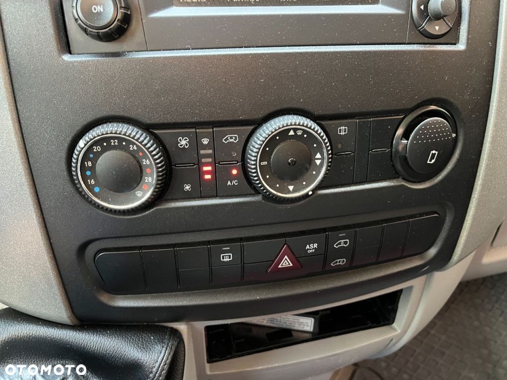 Mercedes-Benz Sprinter - 12