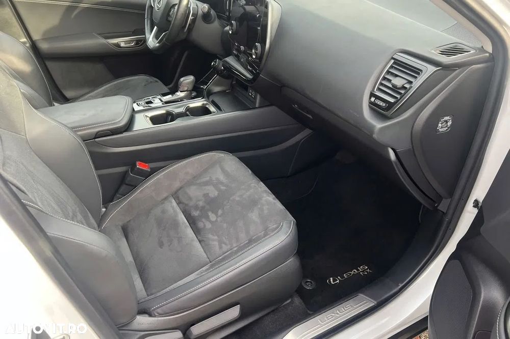 Lexus Seria NX 350h - 16