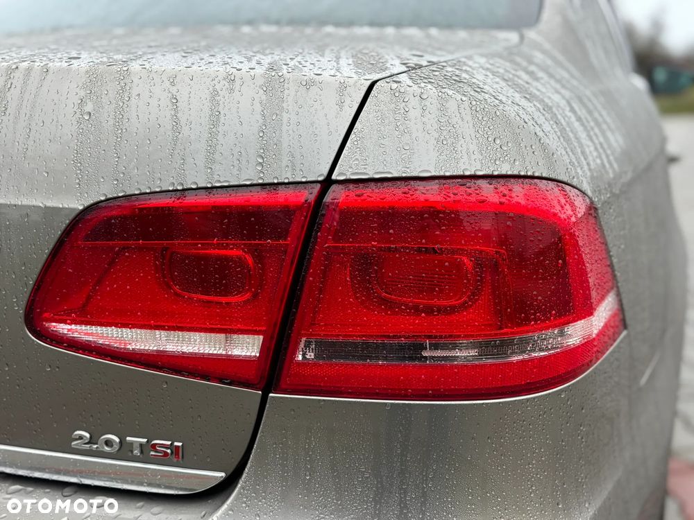 Volkswagen Passat - 17