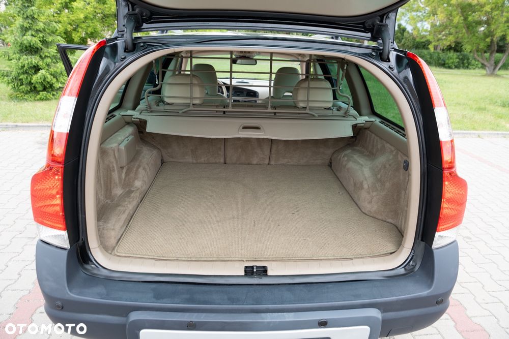 Volvo XC 70 AWD Momentum - 21