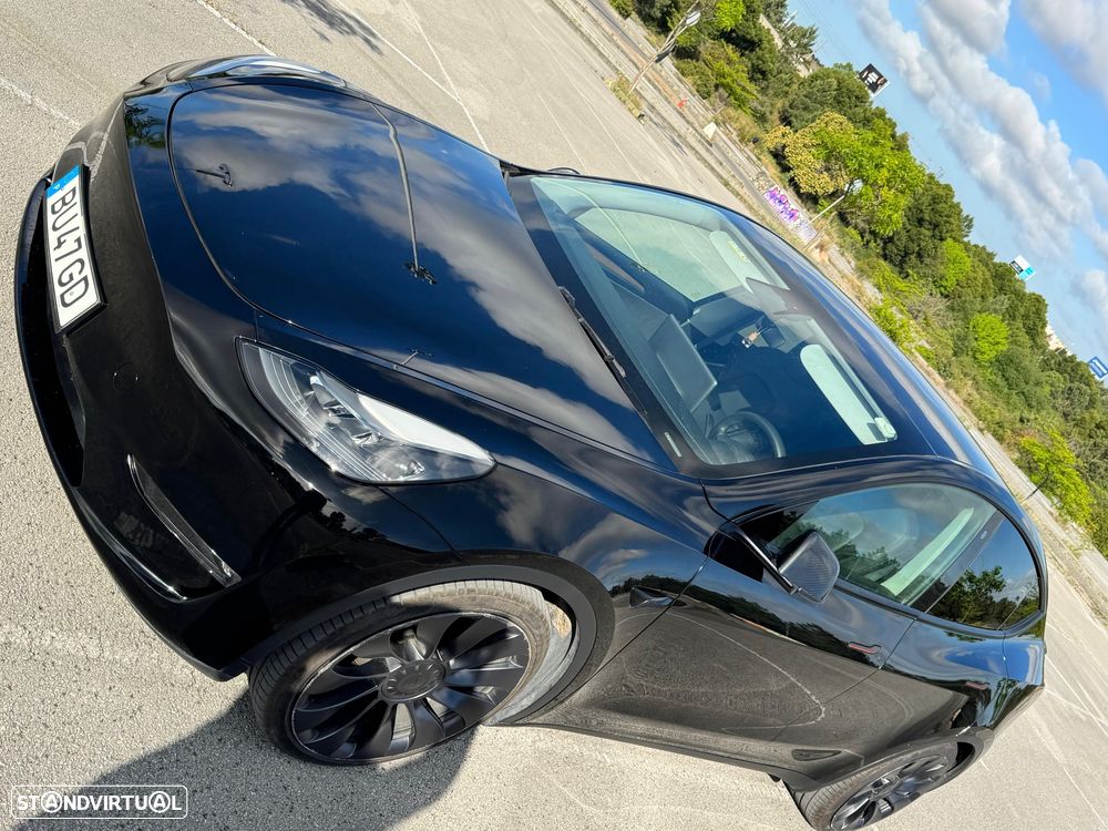 Tesla Model Y Performance Dual Motor AWD - 11