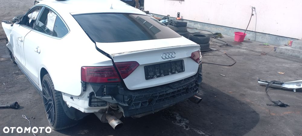 Audi A5 8T 2.0 TFSI 155KW 10R Sportback klapa bagażnika kompletna LY9C