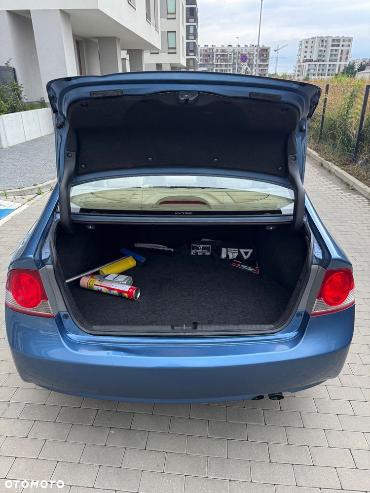 Honda Civic 1.8 Comfort - 11