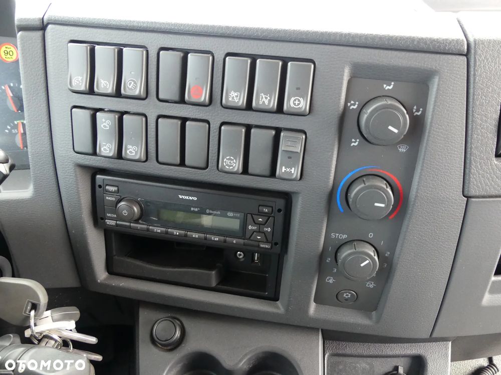 Volvo FL 16.250 / EURO 6 / KONTENER + WINDA / OTWIERANY BOK / - 40