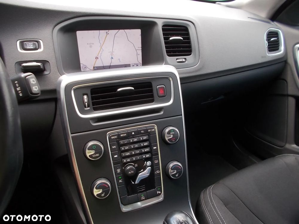 Volvo V60 D3 Momentum - 10