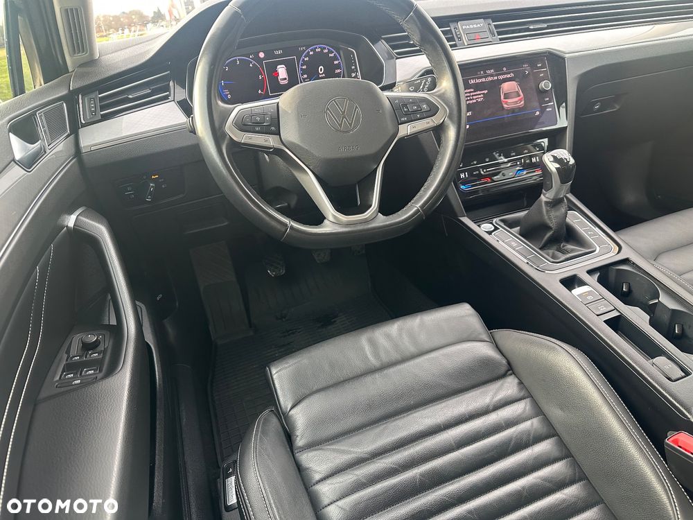 Volkswagen Passat Variant 2.0 TDI (BlueMotion Technology) Highline - 9