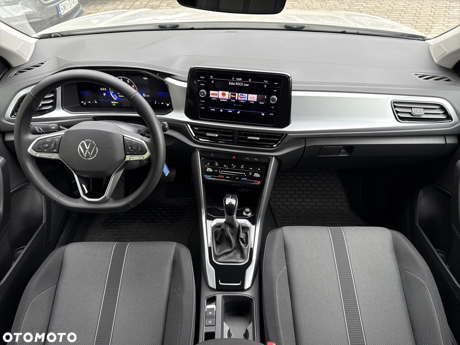 Volkswagen T-Roc - 10