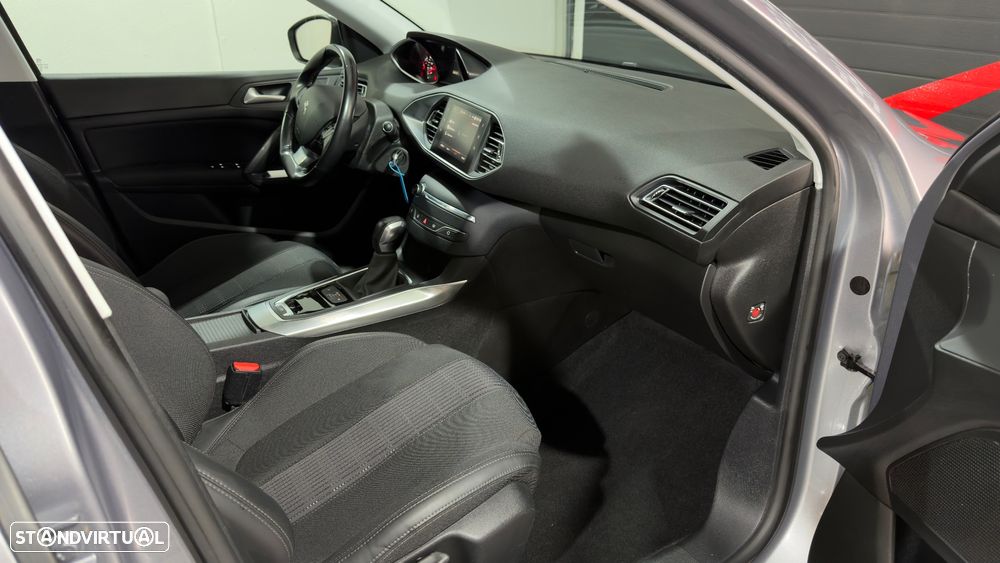 Peugeot 308 PureTech 130 GPF EAT8 Stop & Start Allure - 15