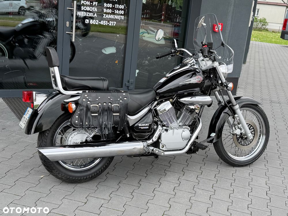 Suzuki Intruder - 3