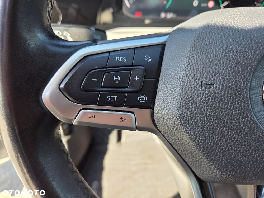 Volkswagen Golf - 36
