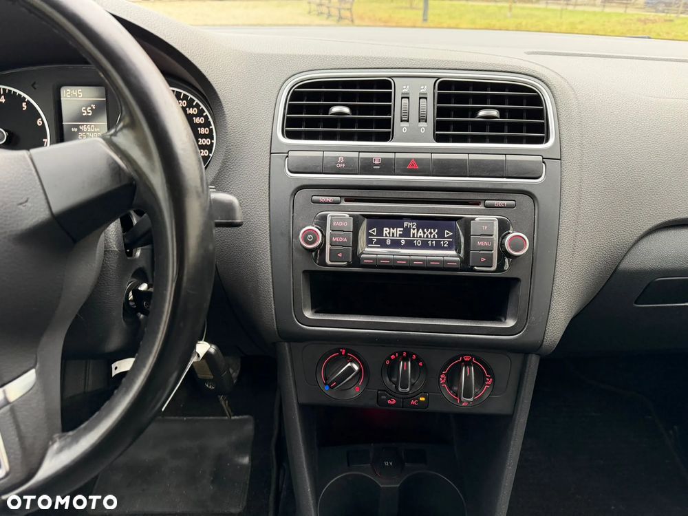 Volkswagen Polo 1.4 16V Comfortline - 26