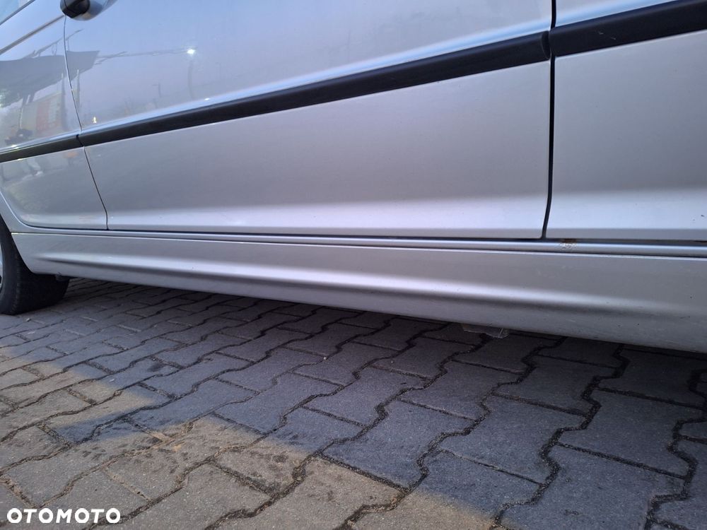 BMW Seria 3 318i - 7