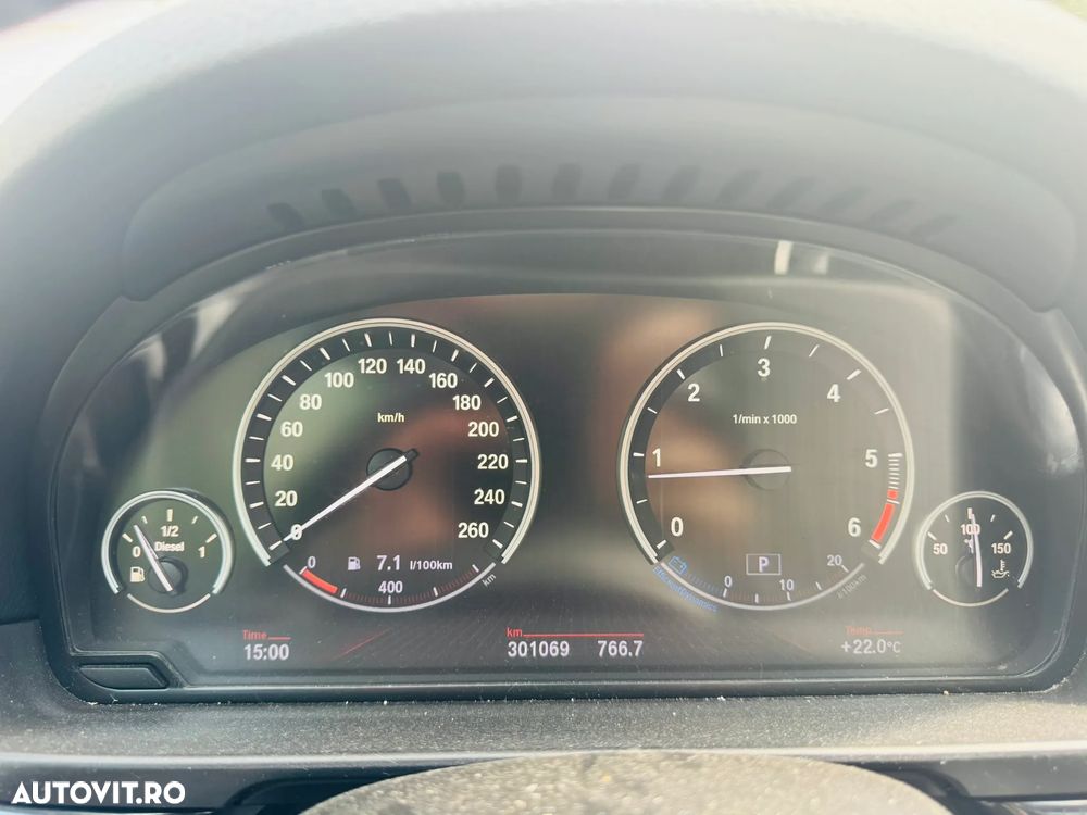 BMW Seria 5 525d Aut. - 14