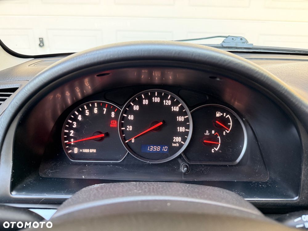 Suzuki Grand Vitara 2.0 - 18