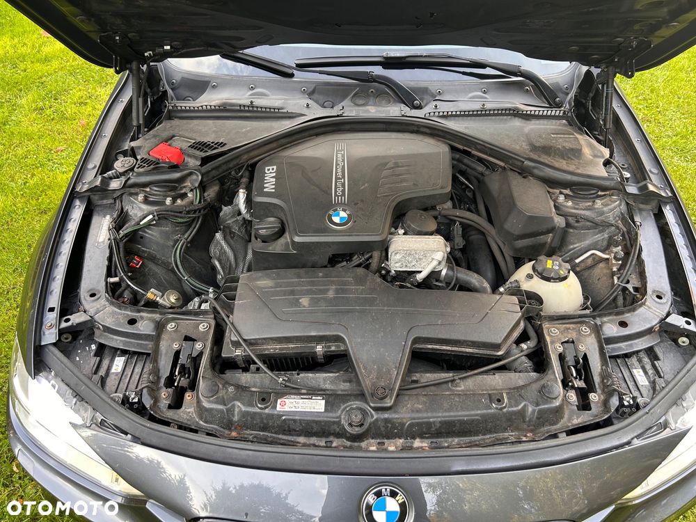 BMW Seria 3 328i xDrive - 18