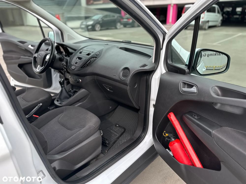Ford Transit Courier - 9
