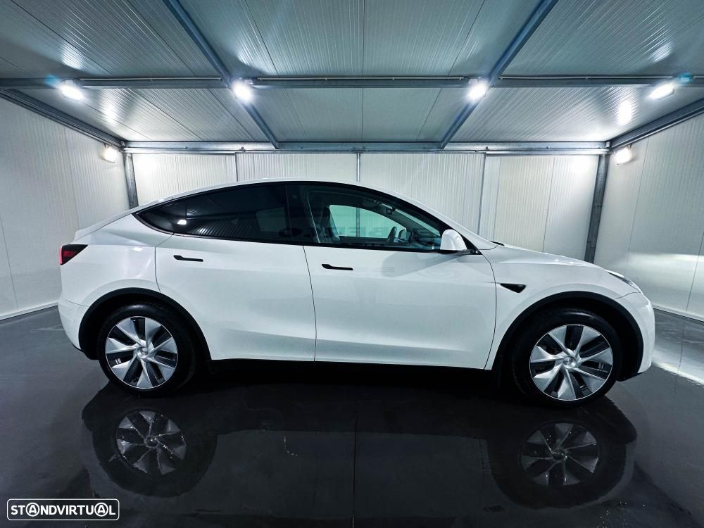 Tesla Model Y Standard - 12