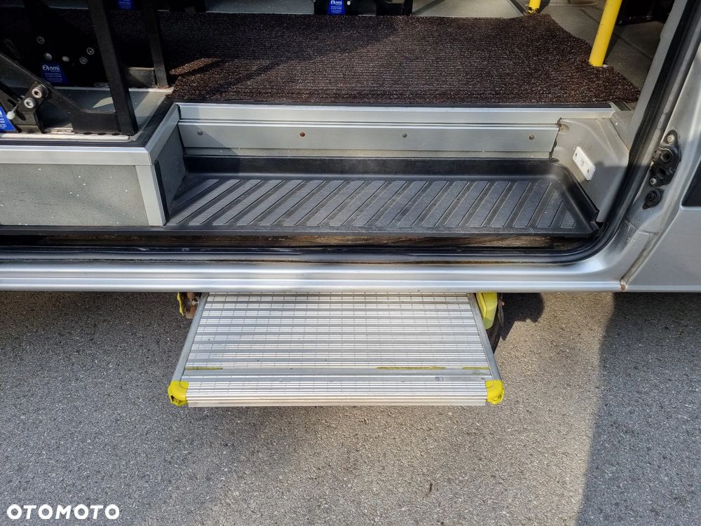 Mercedes-Benz Sprinter - 9