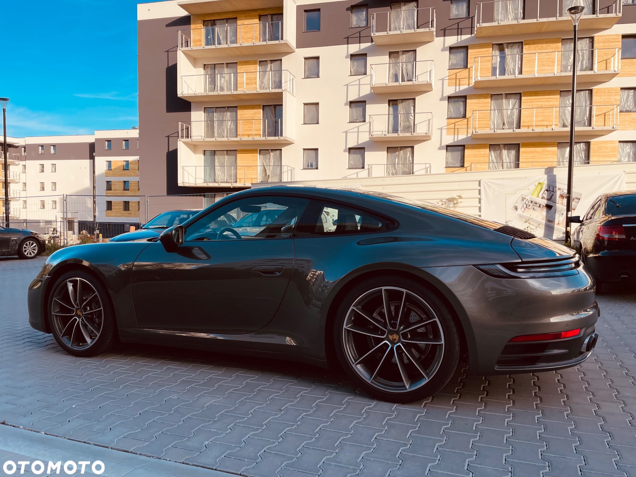 Porsche 911 Carrera - 6