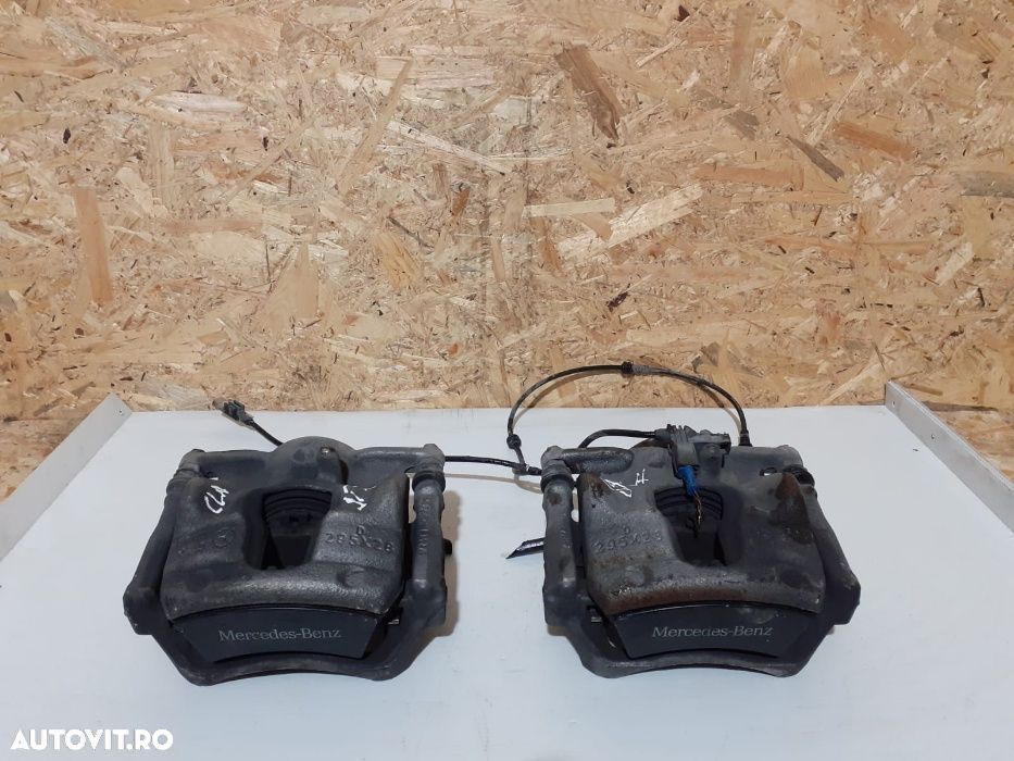 Etrieri Etrier Standa Dreapta Fata Mercedes CLA W117 Ca Noi - 1