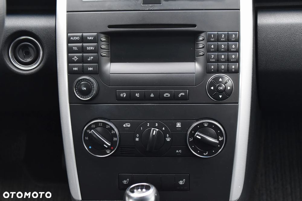 Mercedes-Benz Klasa A 170 BlueEFFICIENCY Avantgarde - 16