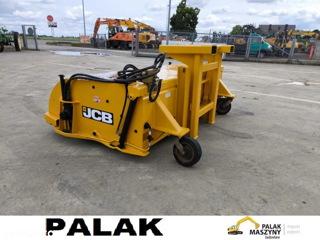JCB Zamiatarka JCB SC 210, 2011 rok /3cx /4cx - 4