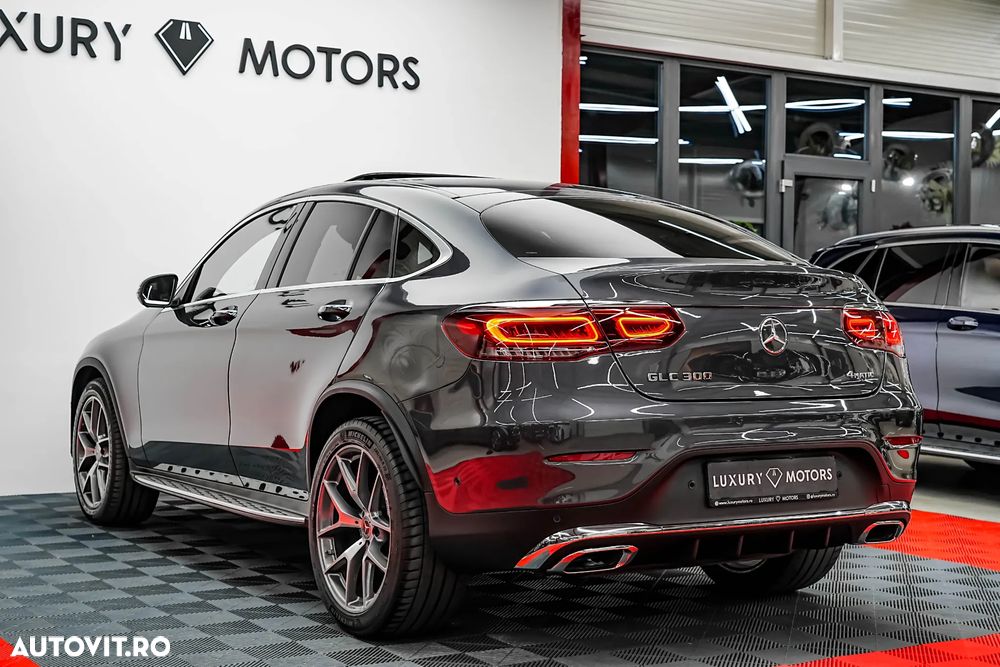 Mercedes-Benz GLC Coupe 300 4Matic 9G-TRONIC AMG Line Plus - 13