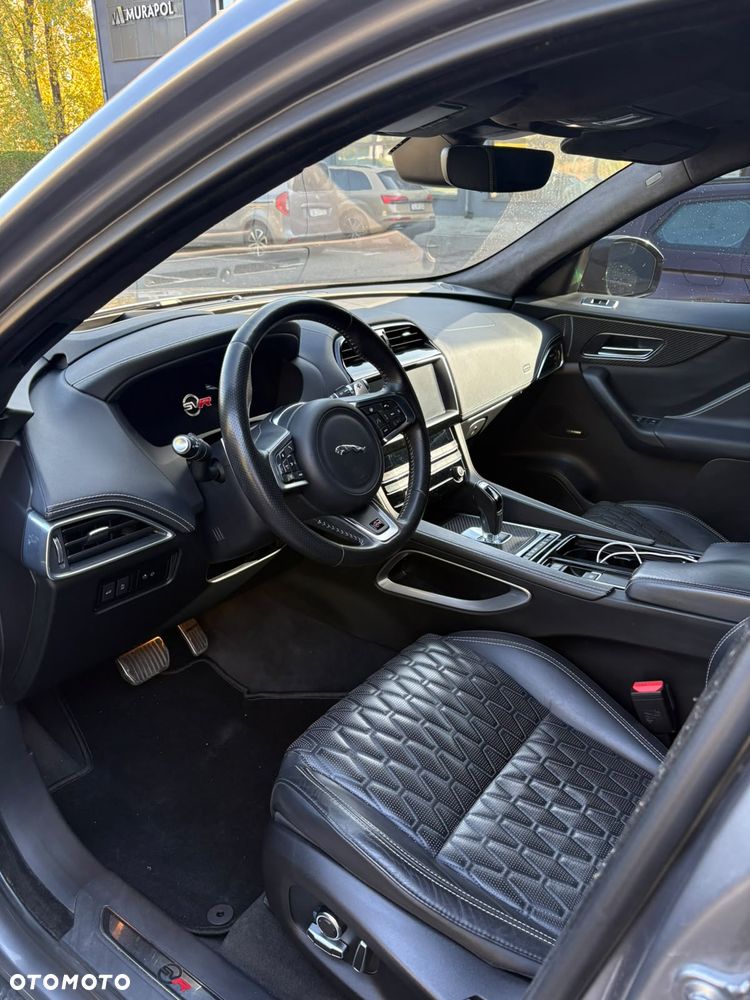 Jaguar F-Pace 5.0 V8 P550 AWD SVR - 8