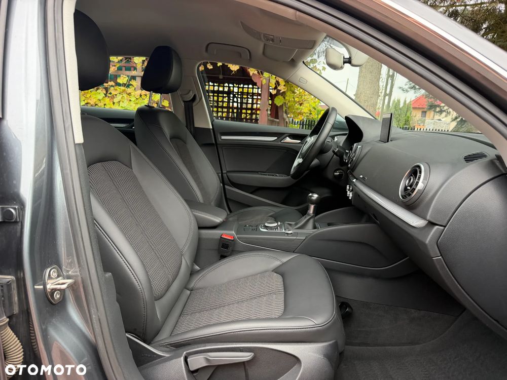 Audi A3 Sportback 1.8 TFSI Ambiente - 18