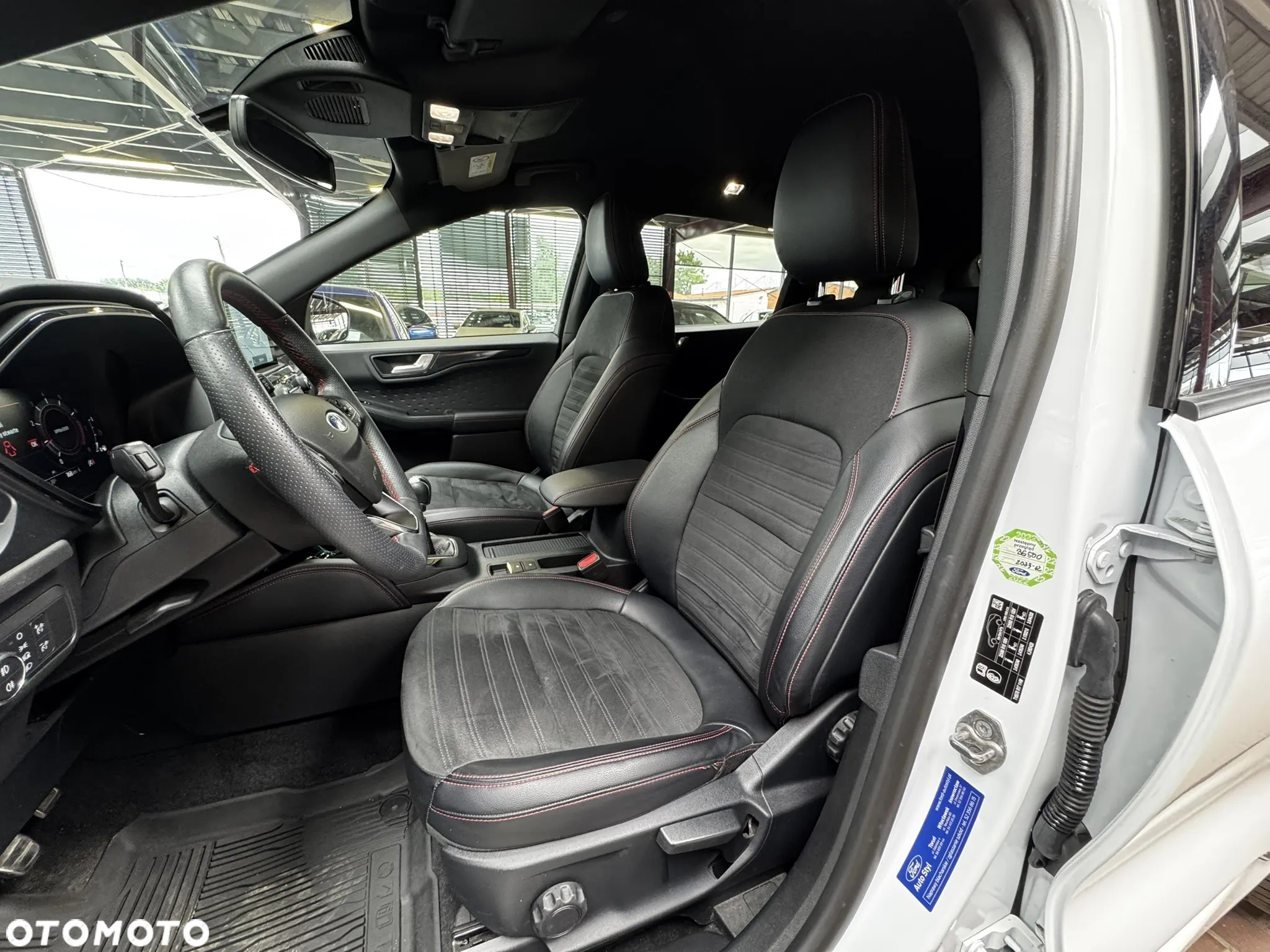 Ford Kuga 1.5 EcoBoost FWD ST-Line X - 13