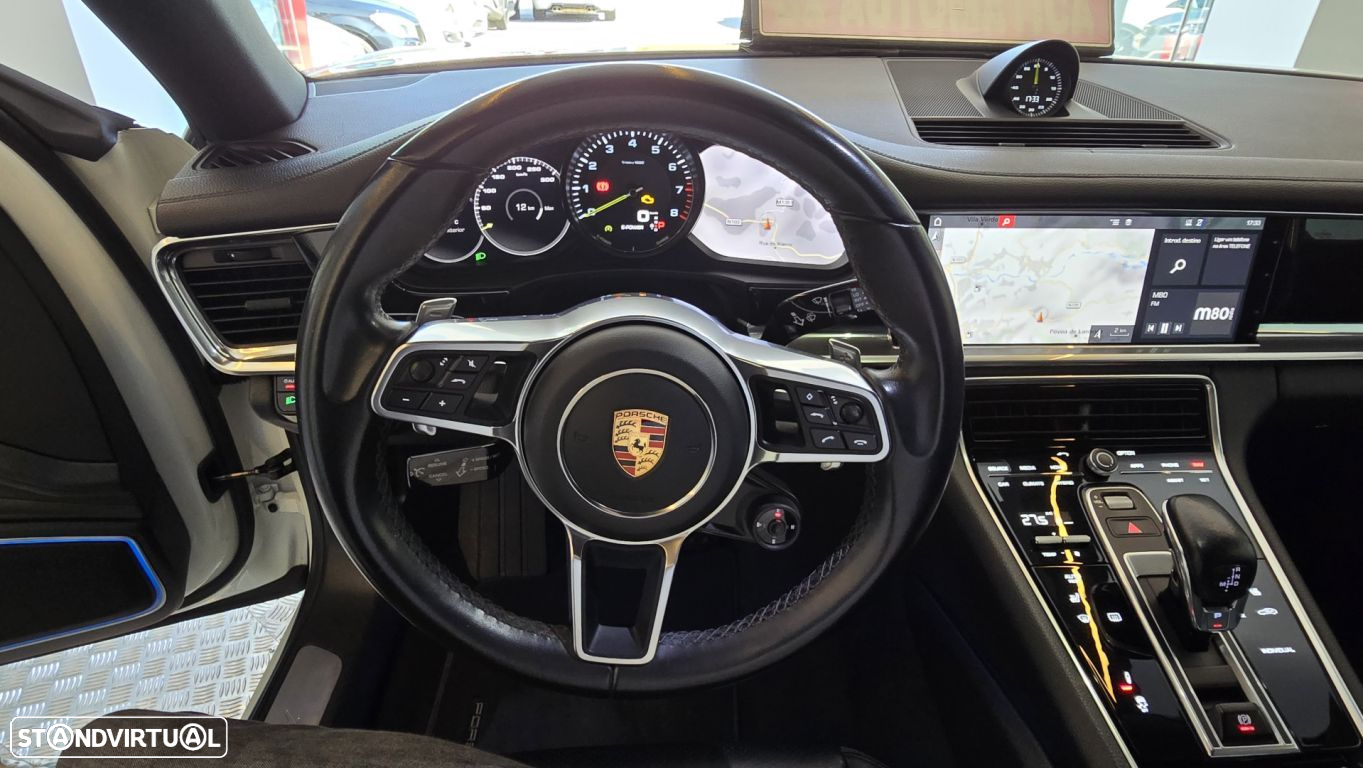 Porsche Panamera 4 E-Hybrid - 35