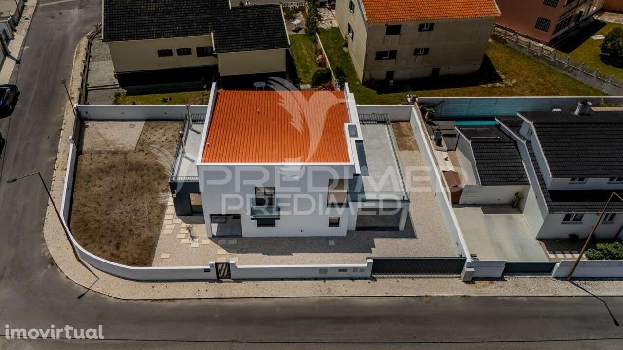 Moradia moderna T3+1 a 50 metros da praia, com vista para o Oceano... - Grande imagem: 2/37