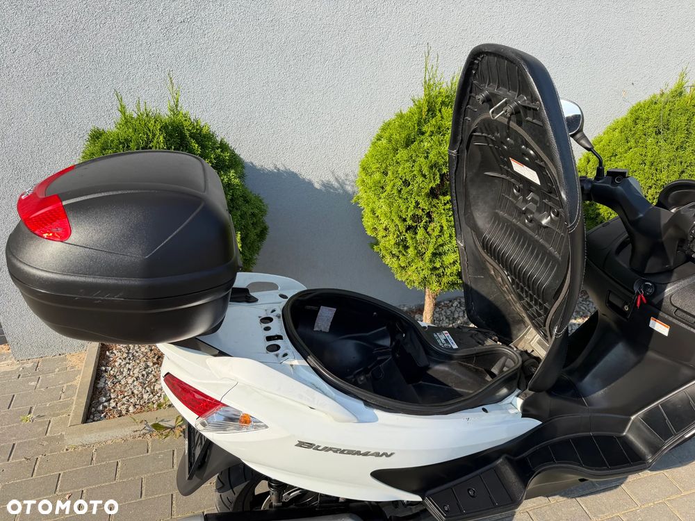 Suzuki Burgman - 23