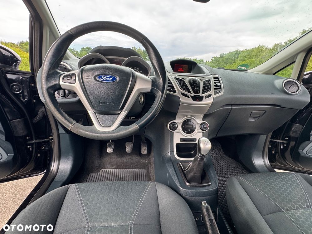 Ford Fiesta 1.25 Champions Edition - 34