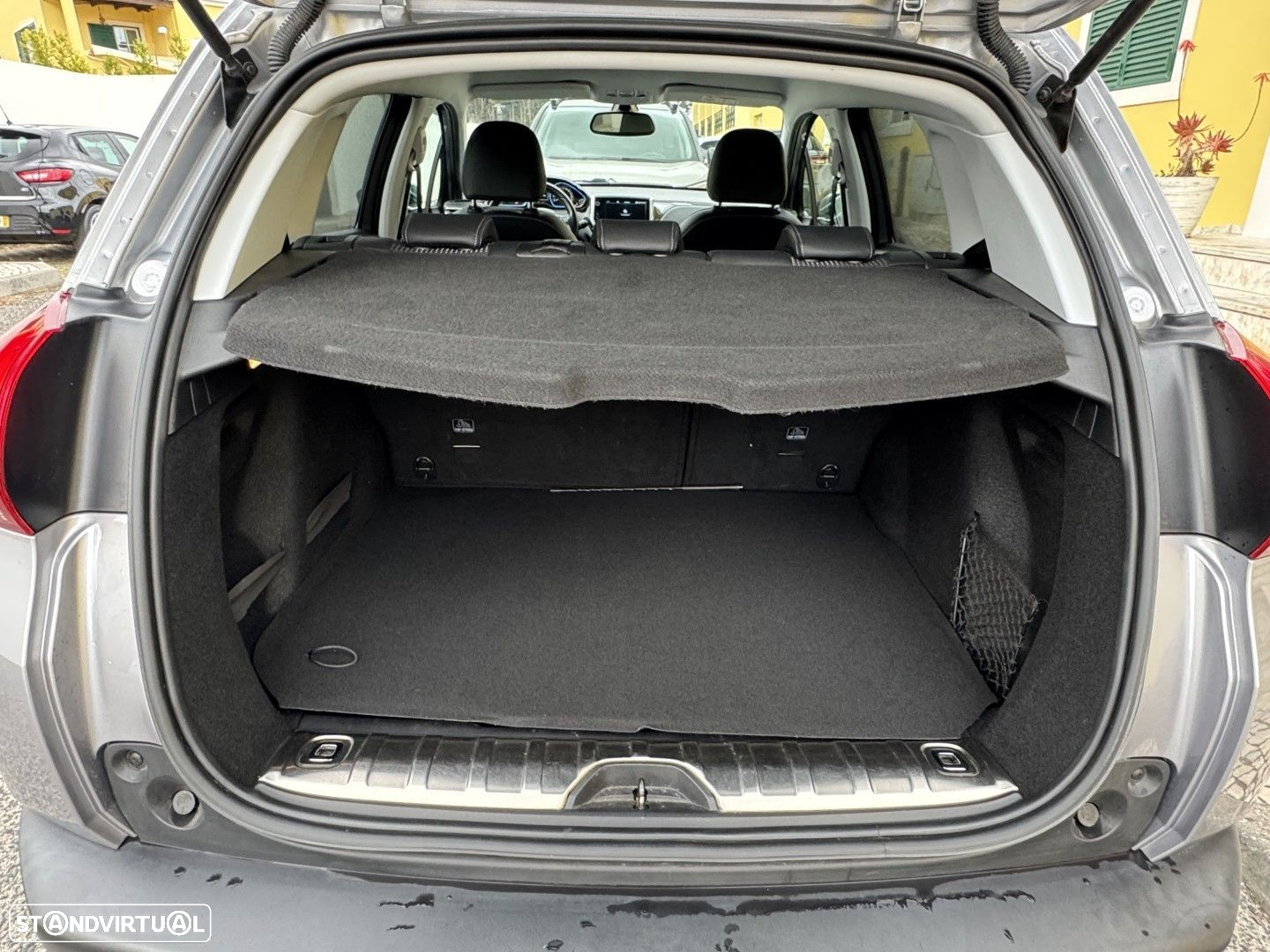 Peugeot 2008 1.2 PureTech Allure - 6
