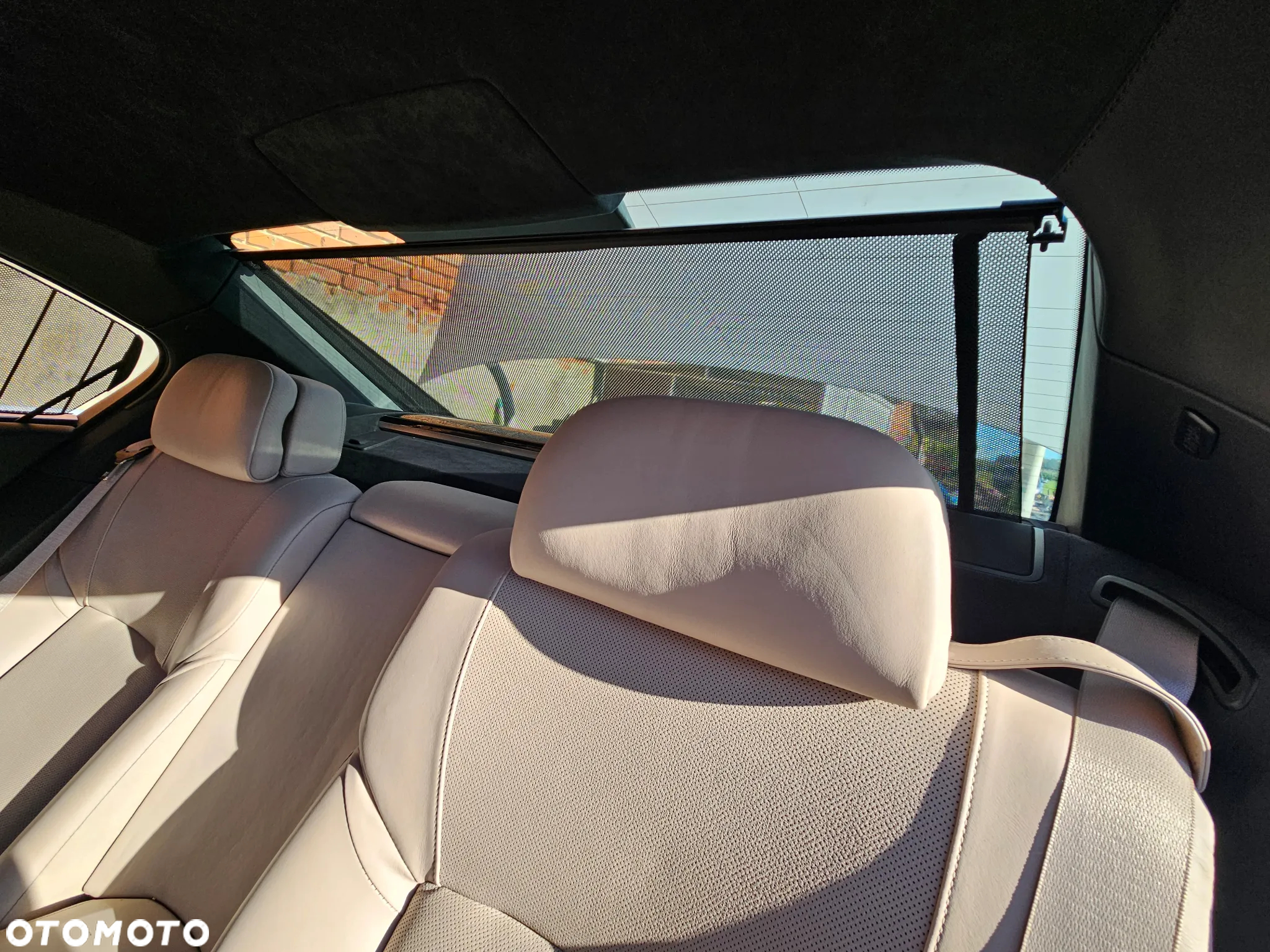 BMW Seria 7 750Li - 37