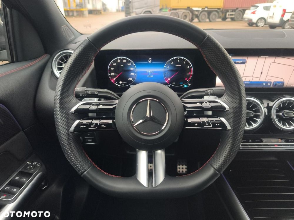 Mercedes-Benz GLA - 14