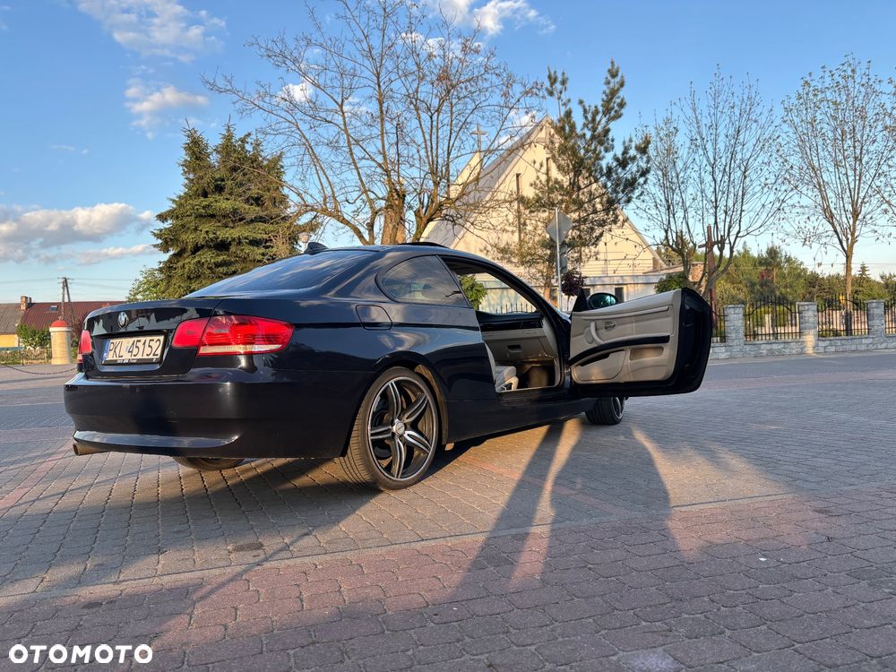 BMW Seria 3 320i - 8