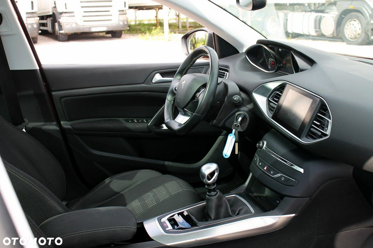 Peugeot 308 SW BlueHDi 120 EAT6 Stop & Start Business-Line - 10