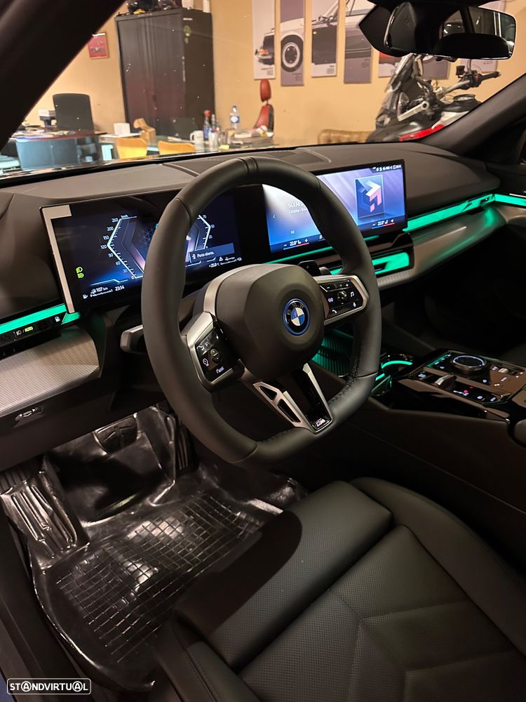 BMW 530 e Pack Desportivo M - 20