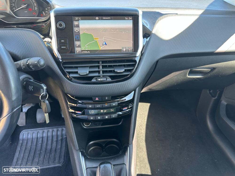 Peugeot 208 PureTech 82 Start & Stop Allure - 8