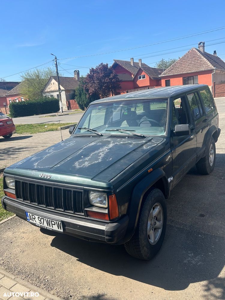 Jeep Cherokee - 1