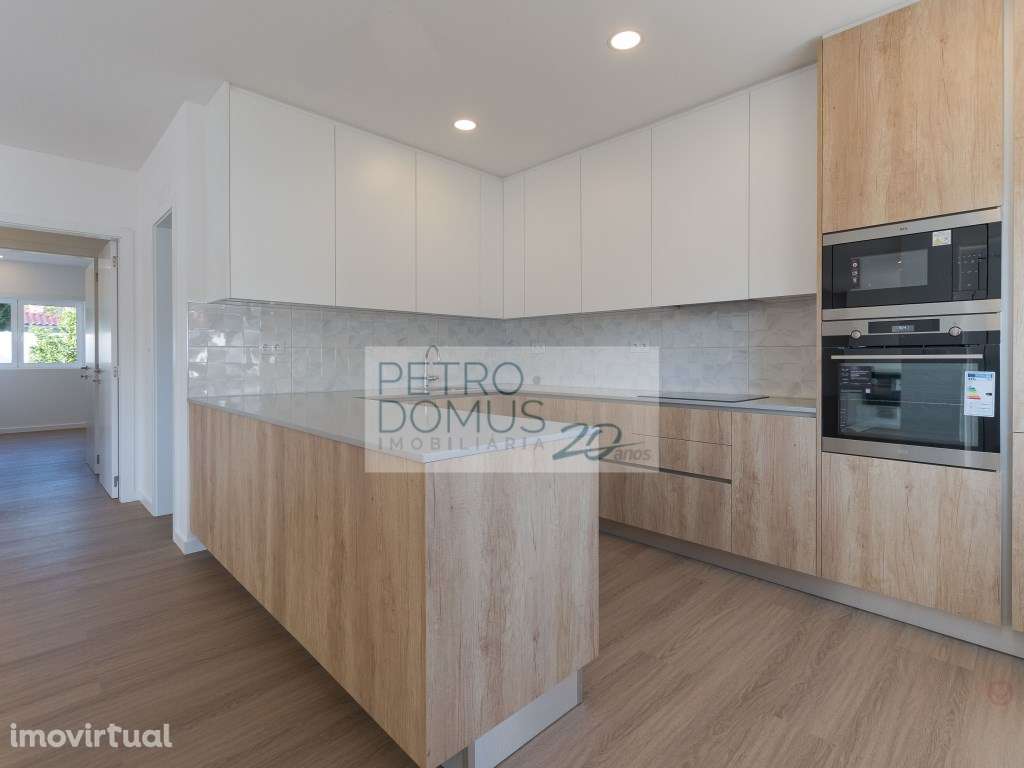 MORADIA UNIFAMILAR T4, CENTRO, MARINHA GRANDE, TOTALMENTE RECUPERAD... - Grande imagem: 2/48