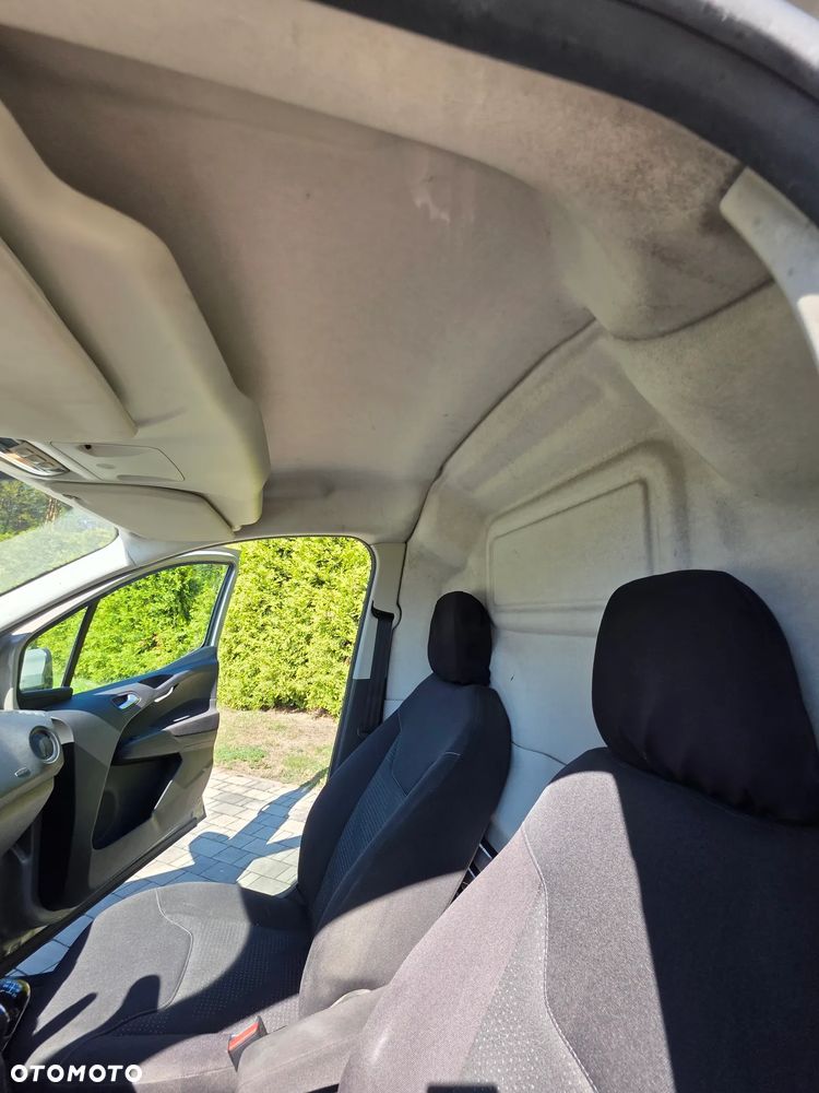 Ford COURIER - 11