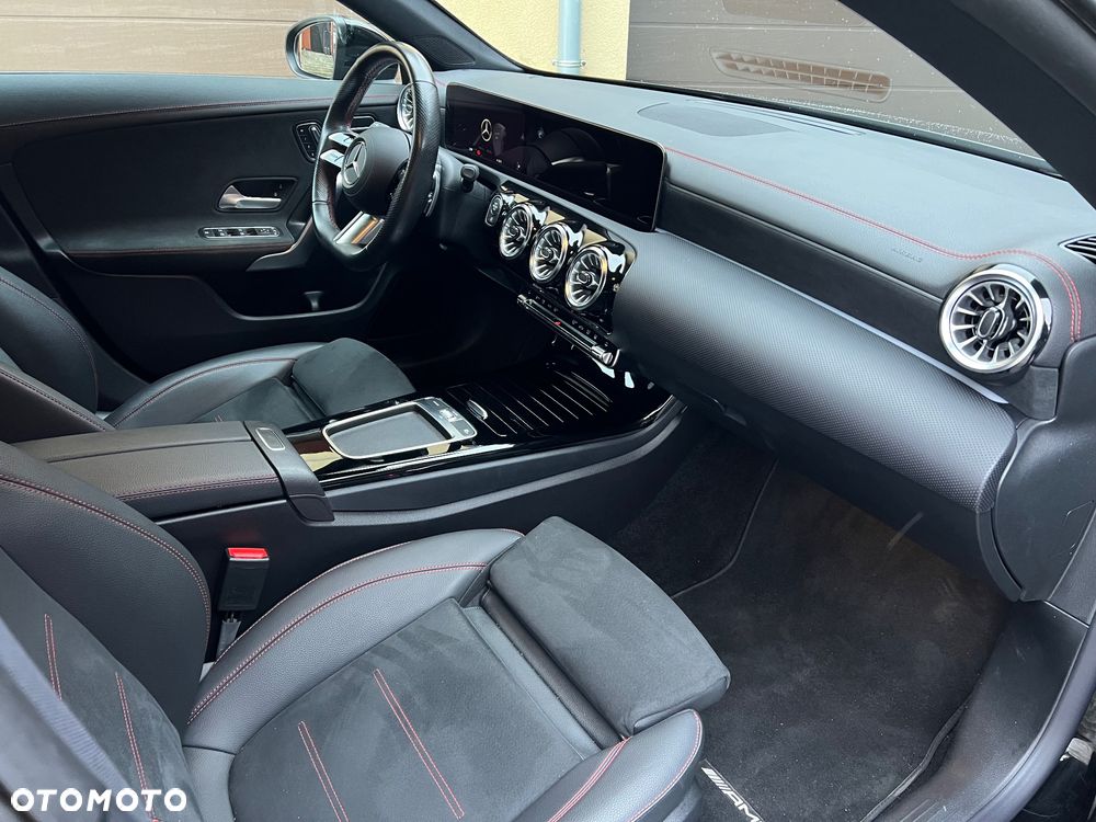 Mercedes-Benz CLA - 10