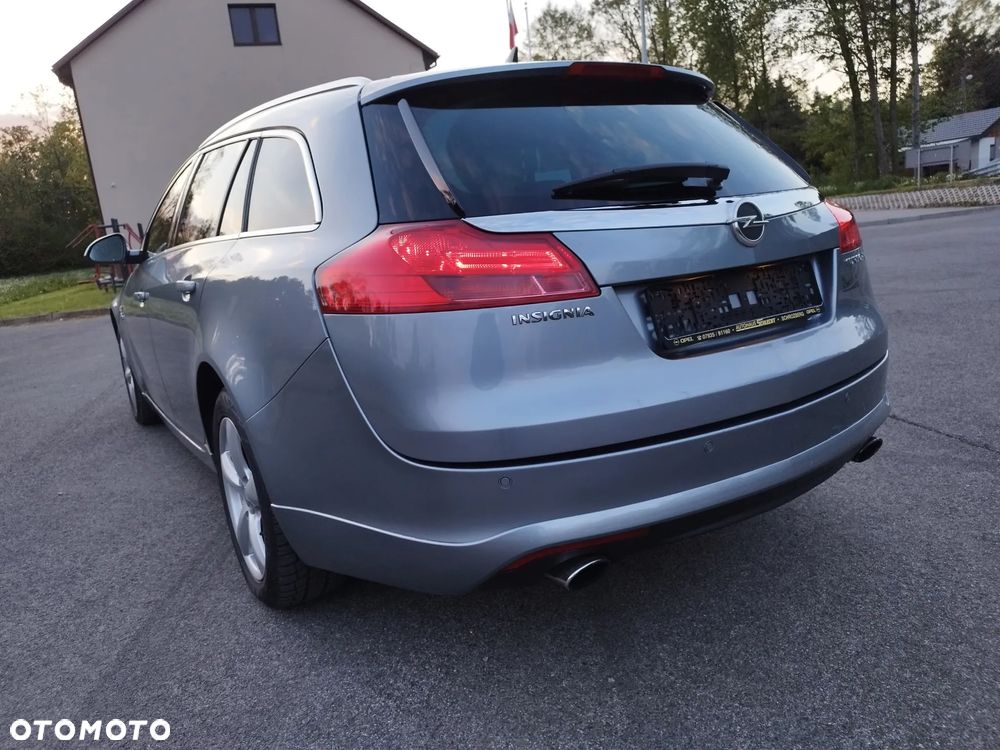 Opel Insignia 2.0 Turbo Sports Tourer 4x4 Automatik Cosmo - 9