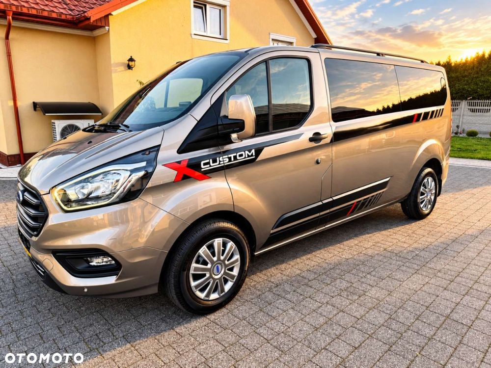 Ford E-Tourneo Custom - 28