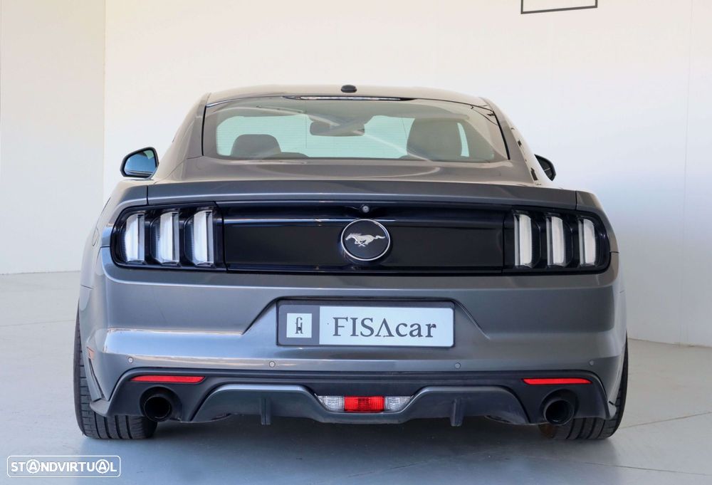 Ford Mustang 2.3i EcoBoost - 11