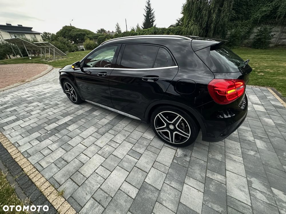 Mercedes-Benz GLA 200 AMG Line - 22